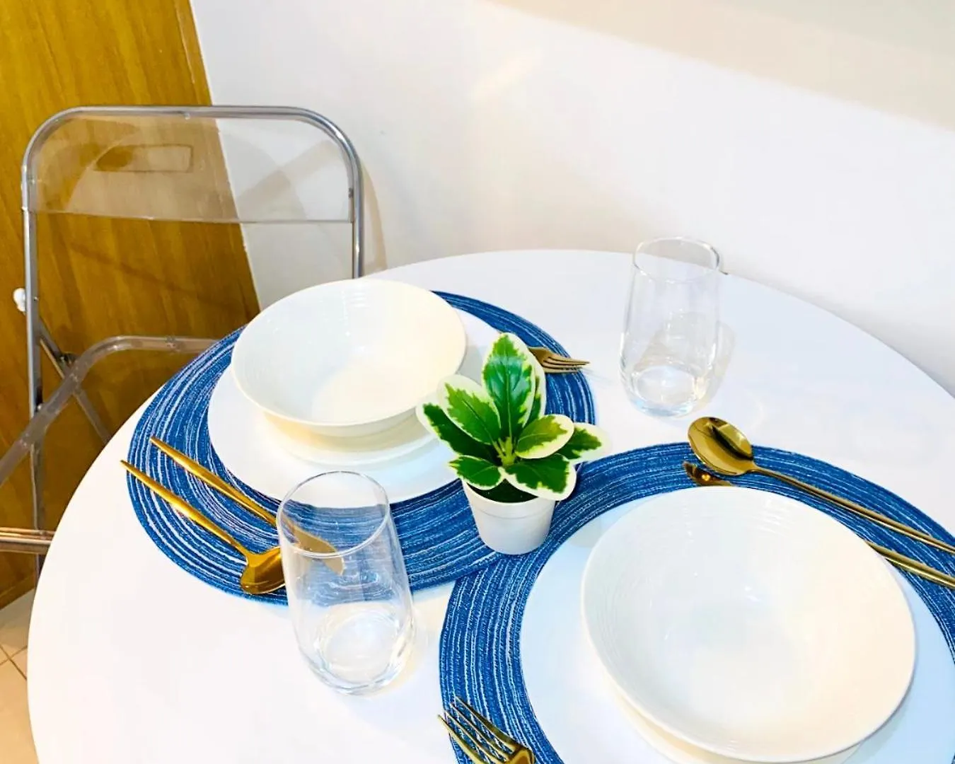 D'Hideout In Shell Residences Moa Pasay Manille