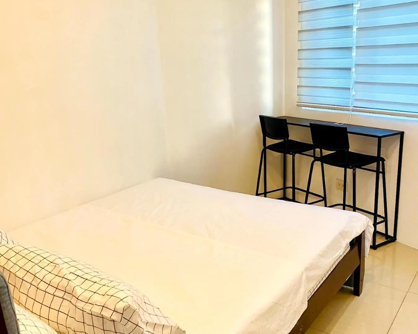 D'Hideout In Shell Residences Moa Pasay Manila 0*,