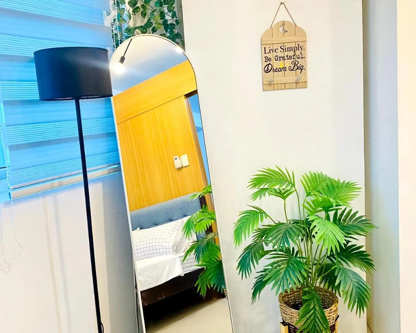 D'Hideout In Shell Residences Moa Pasay Manila